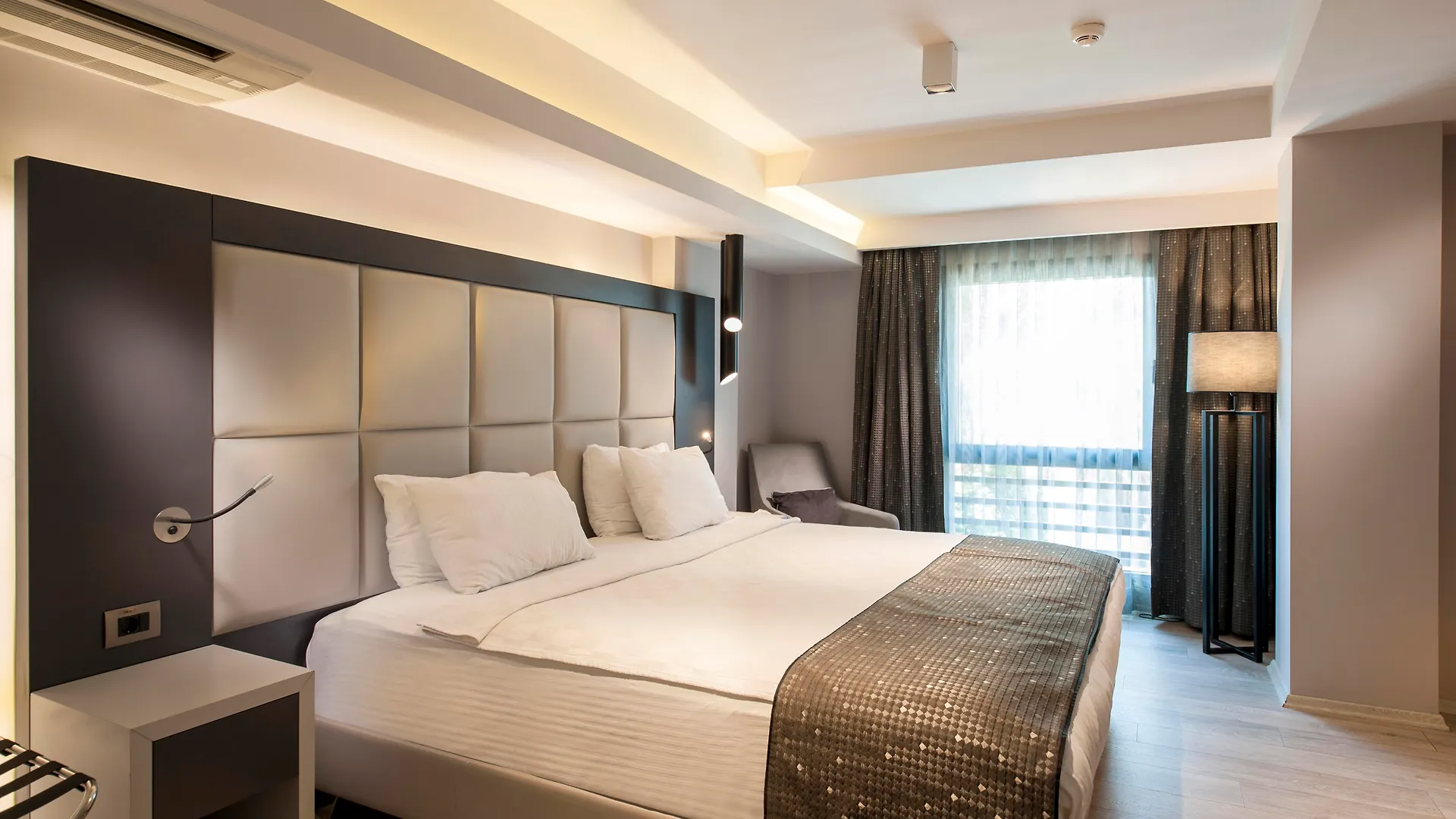 Smart Hotel Esmirna